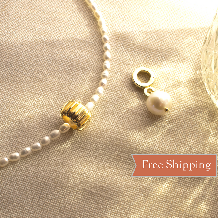 Ariann Charm Tiny Pearl Necklace