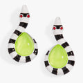 beetlejuice-sandworm-earring-1-AL250788FSS