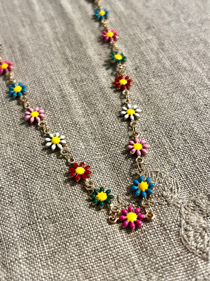 Bright Daisy Field Necklace