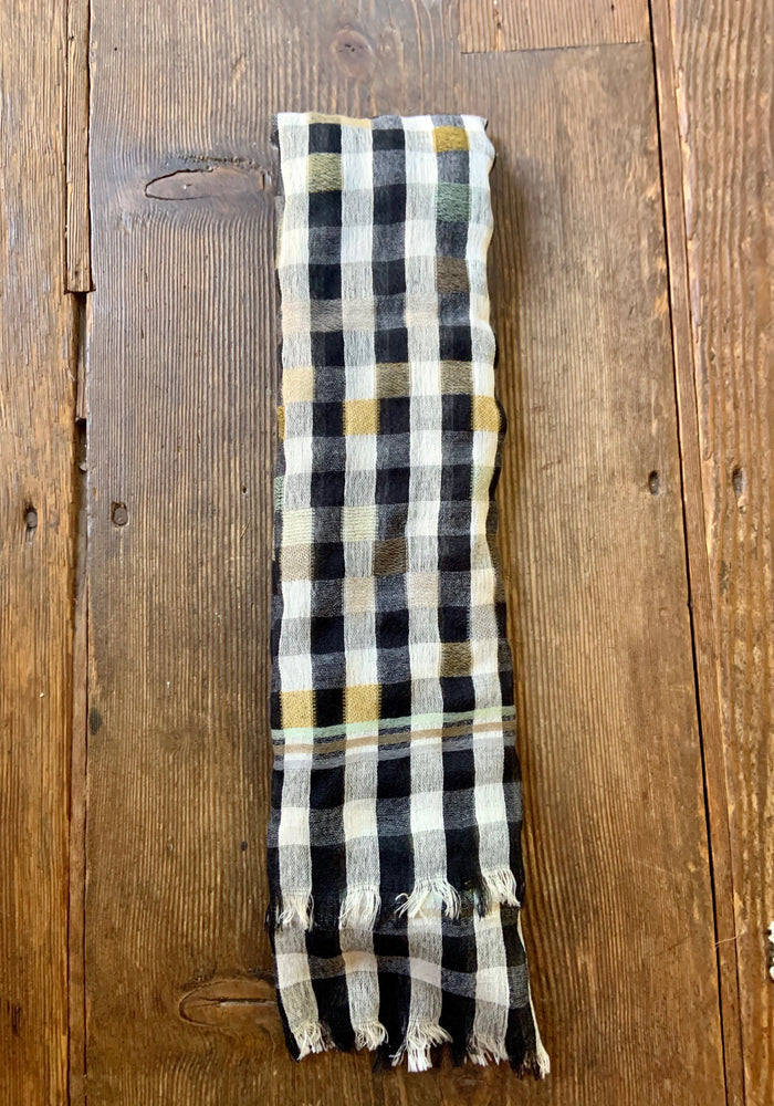 Delia Scarf