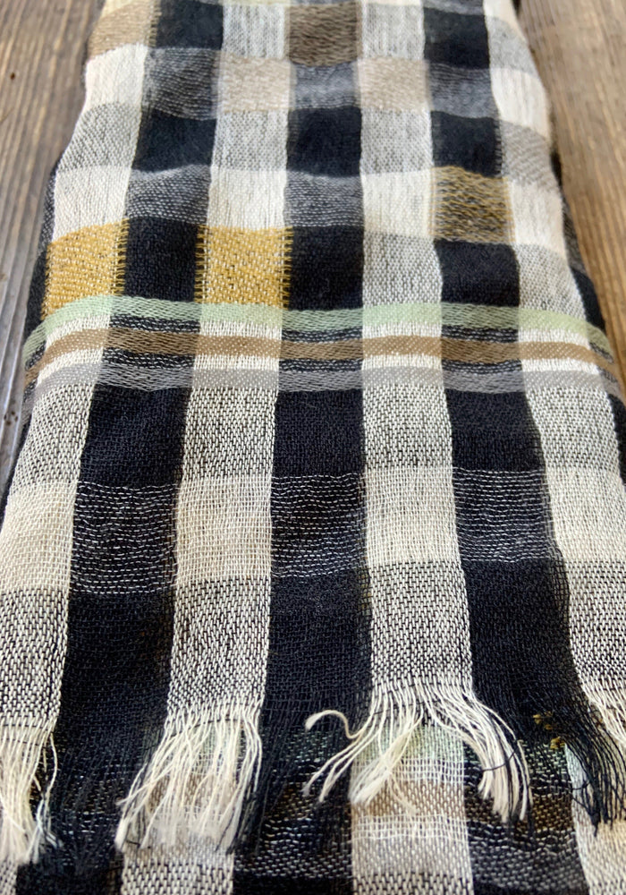 Delia Scarf