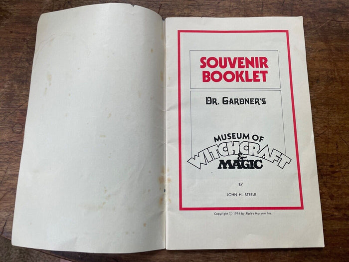 DR. GARDNER'S MUSEUM OF WITCHCRAFT & MAGIC SOUVENIR BOOKLET - 1974 MAGICK WITCH