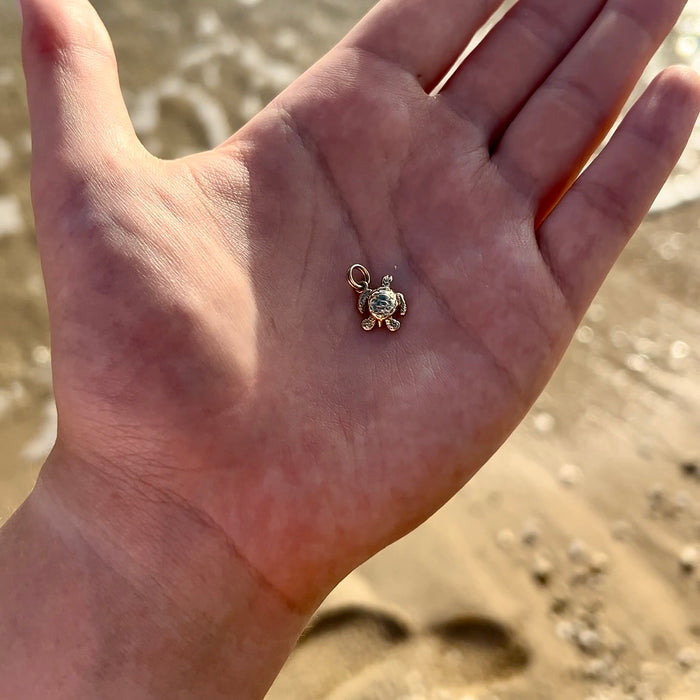Gold Hawaiian turtle charm