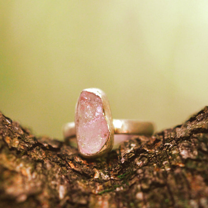 MOROKA Rough Morganite Solitaire ring