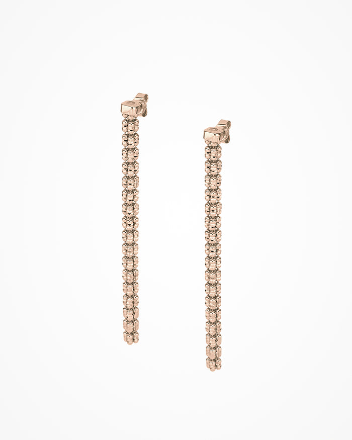 Dettaglio orecchino Infinity Frames in argento placcato oro rosa