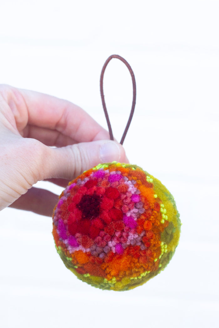 Puff Ornament | 19
