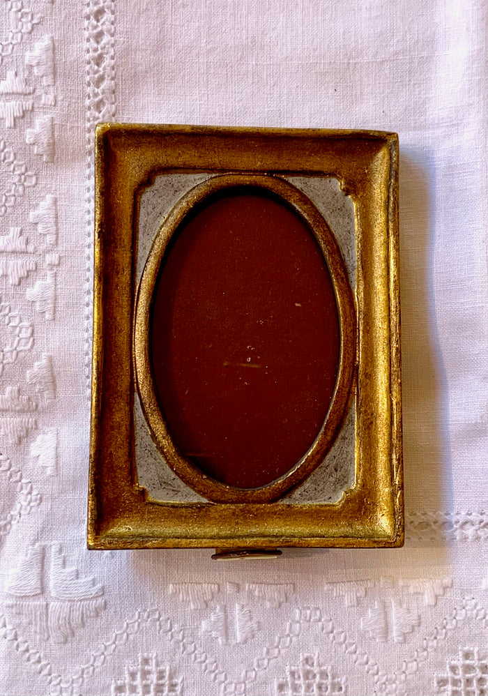 Silhouette Frame
